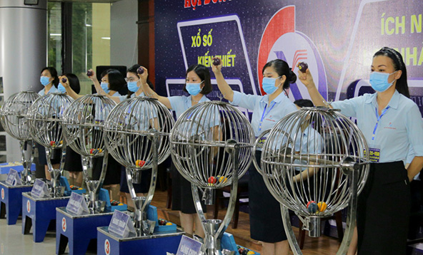 Hinh anh quay thuong XSMB thu 2